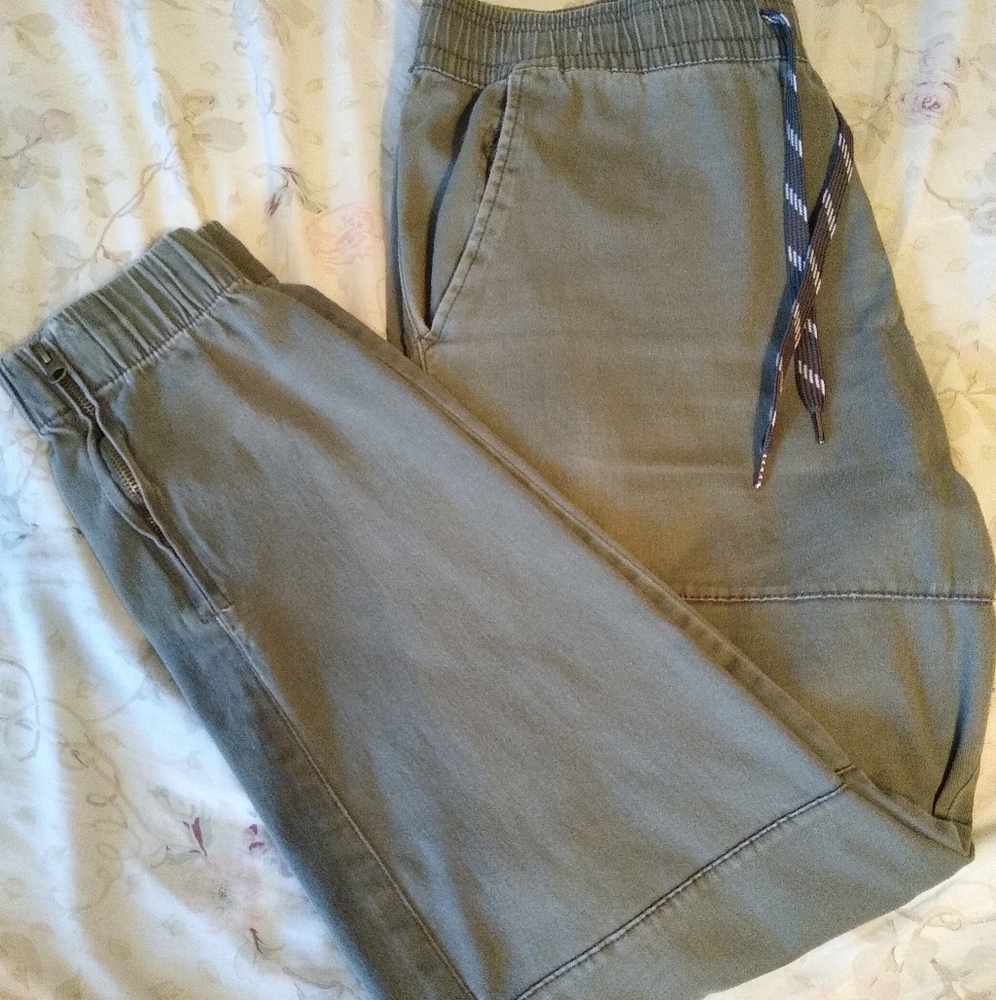 Rocawear Men's snug ankle pants